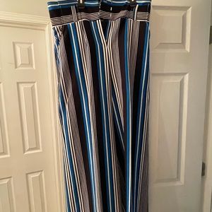 New York and Co wide leg pants. Gently used.